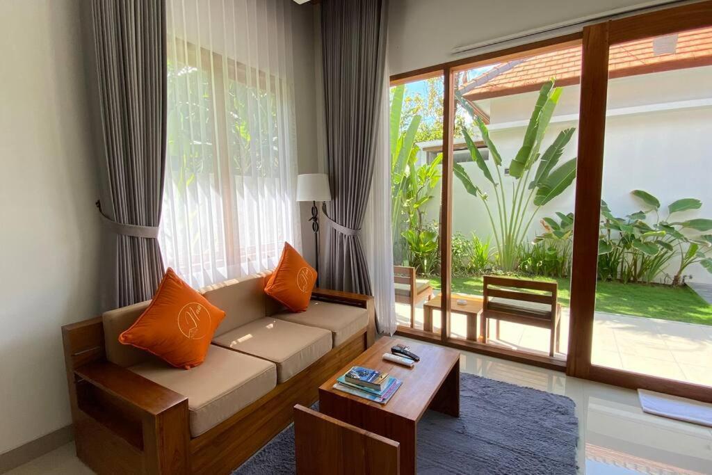 Nau Nusa Villa Batununggul Ngoại thất bức ảnh