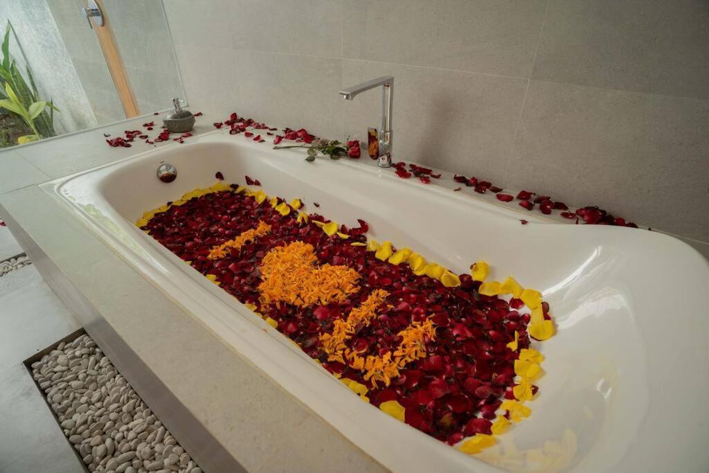 Nau Nusa Villa Batununggul Ngoại thất bức ảnh