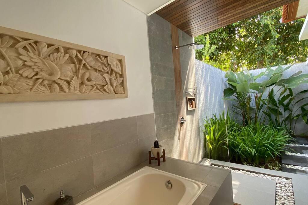 Nau Nusa Villa Batununggul Ngoại thất bức ảnh